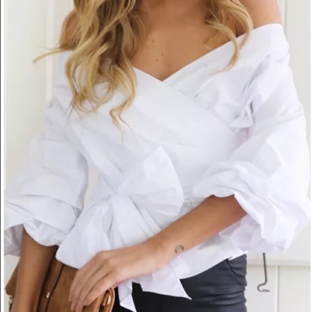 V-neck Top in 3 colors - Picture 3 of 5